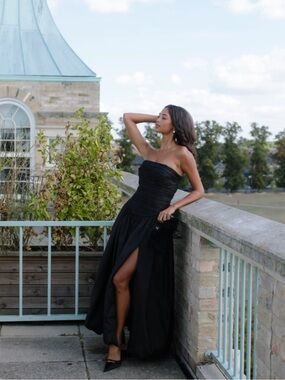 NWT Hutch Black Bubble Hem Drop Waist Gown